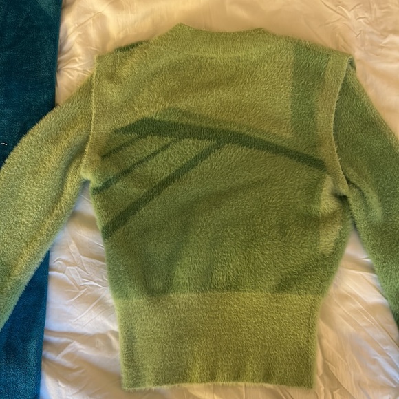 House of Sunny Green Sweater with Detachable Sleeves (2 in 1) - Picture 4 of 7